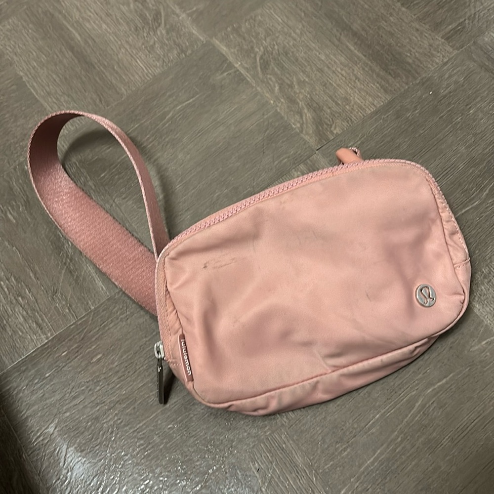 Used - Lululemon cross body bag